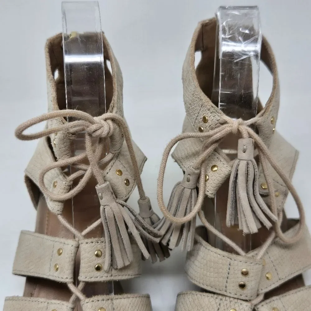 UGG Women's Yasmin Snake Gladiator Wedge Sandal Horchata Leather Size 7.5‎ B